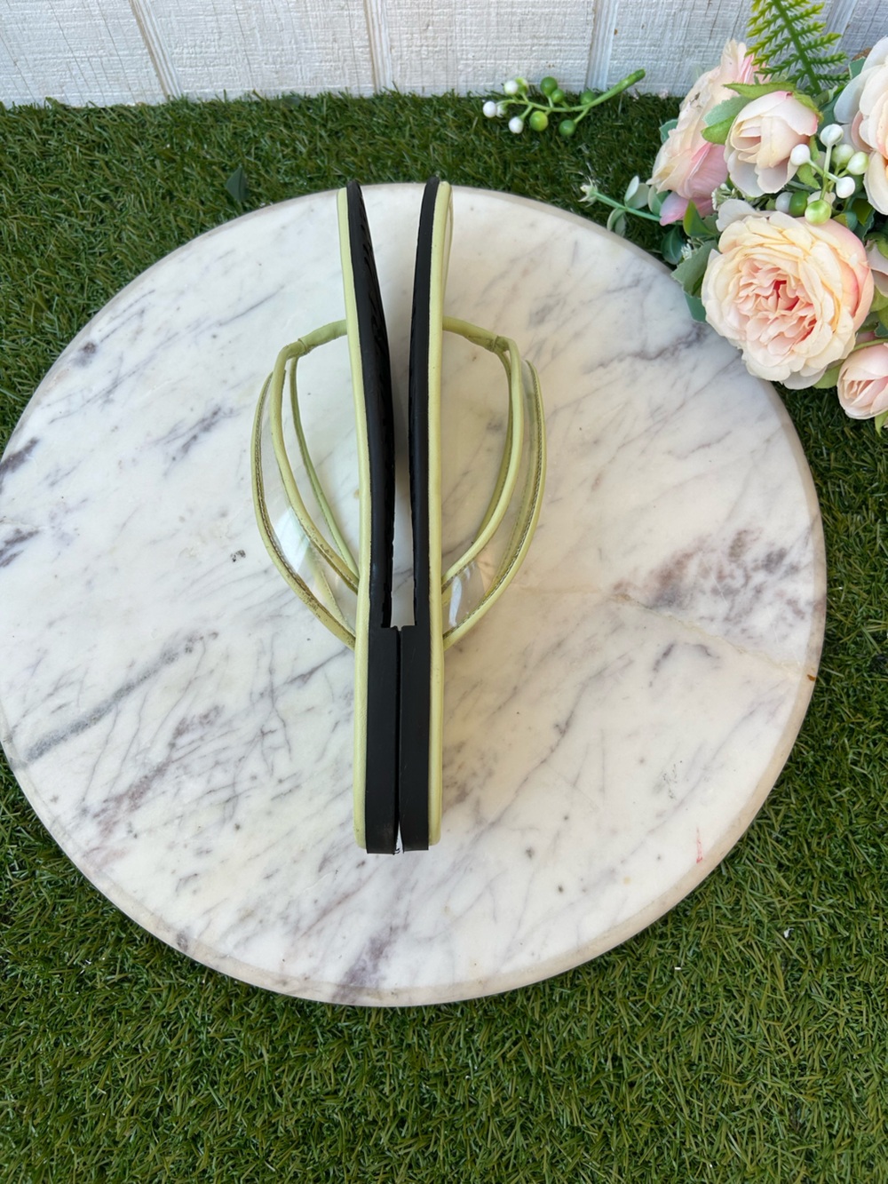 VERONICA BEARD 
Clea Jelly Flip-Flop Sandal
Jelly: Clear/Light Pistachio
Sz 7 - Picture 13 of 15